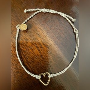 Pura Vida light gray double strand bracelet with rose gold heart charm
